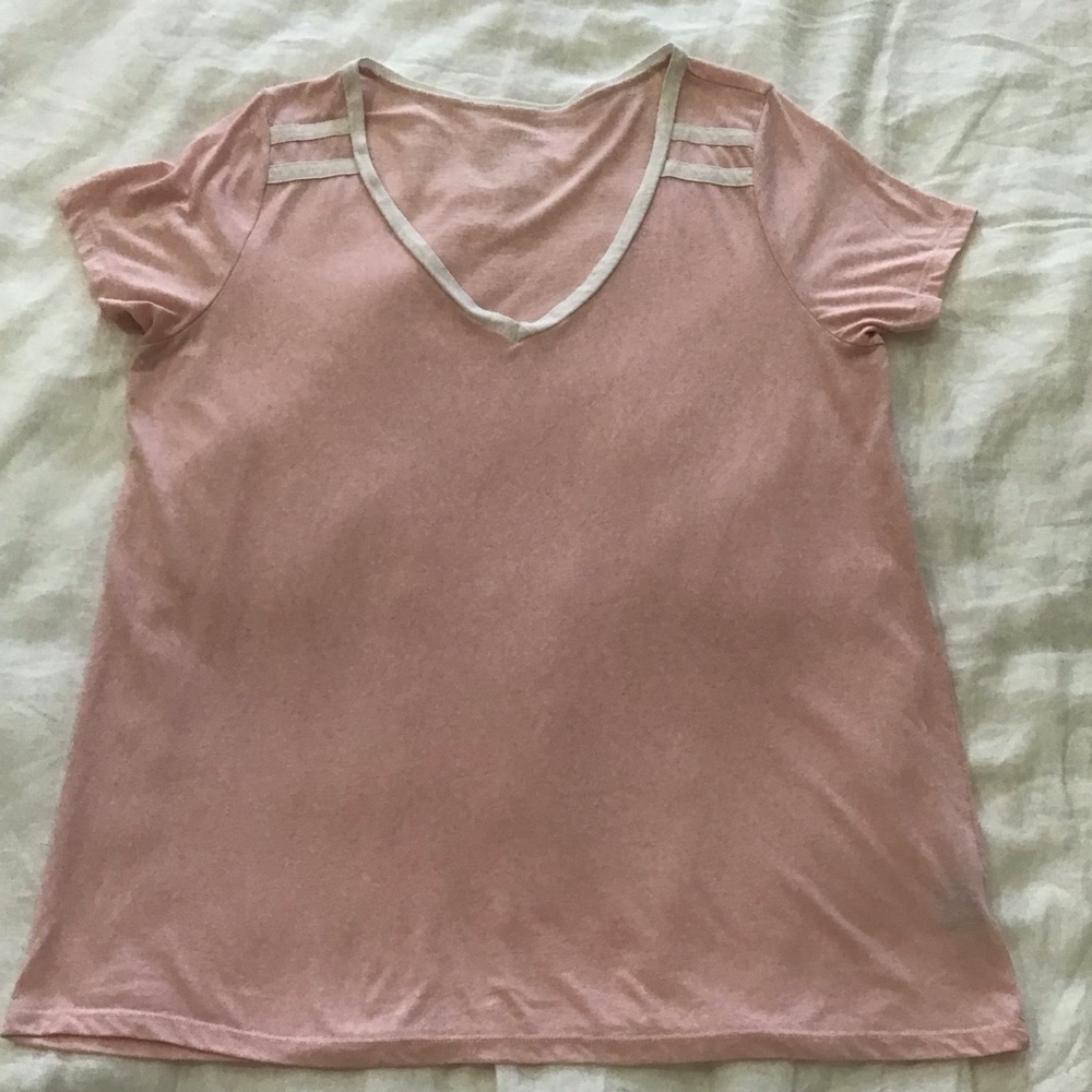 Torrid Classic Fit V Neck Pink Tee w/White Accents, Torrid Size 0, US Size L